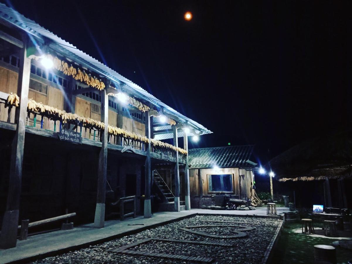 Mu Cang Chai Big View Homestay, Tour & Vegetarian מראה חיצוני תמונה